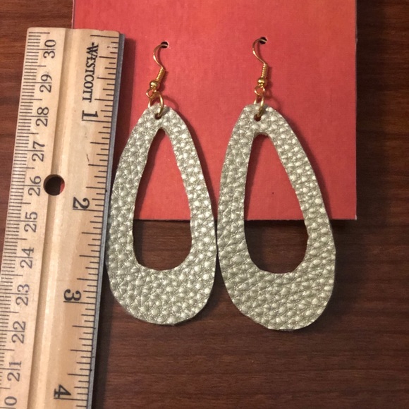 Faux leather/leather earrings. Handmade earrings. - Picture 16 of 16